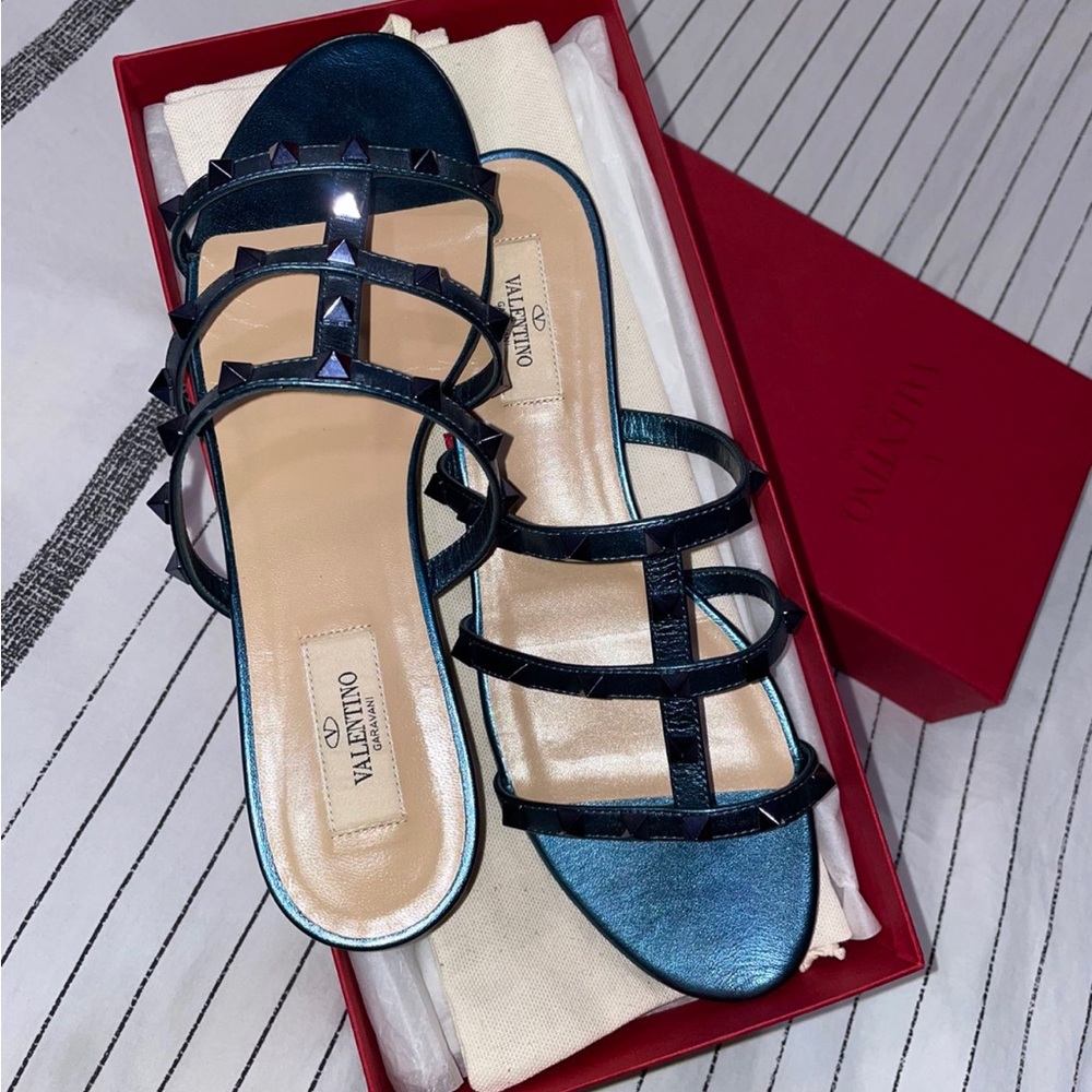 Valentino rock stud cage slide in Marine. NWT/orig packaging/box & duster incl’d